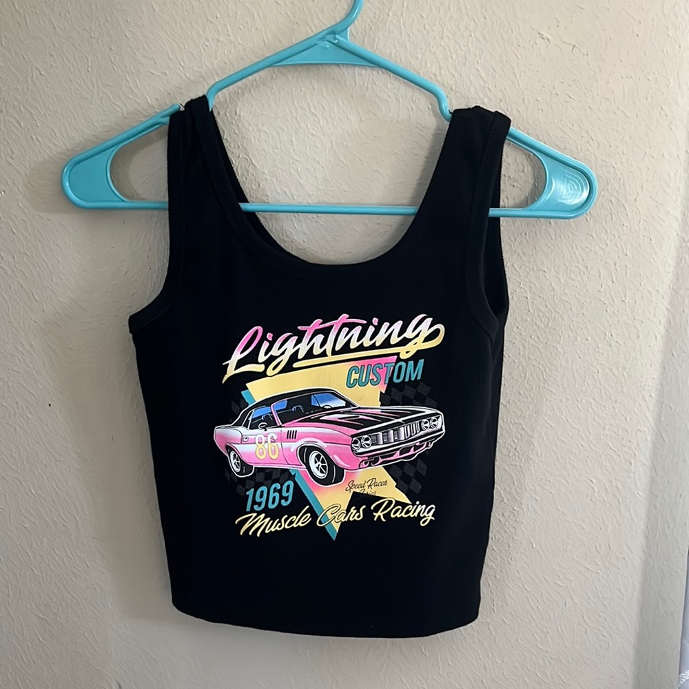 Slightly cropped tank top